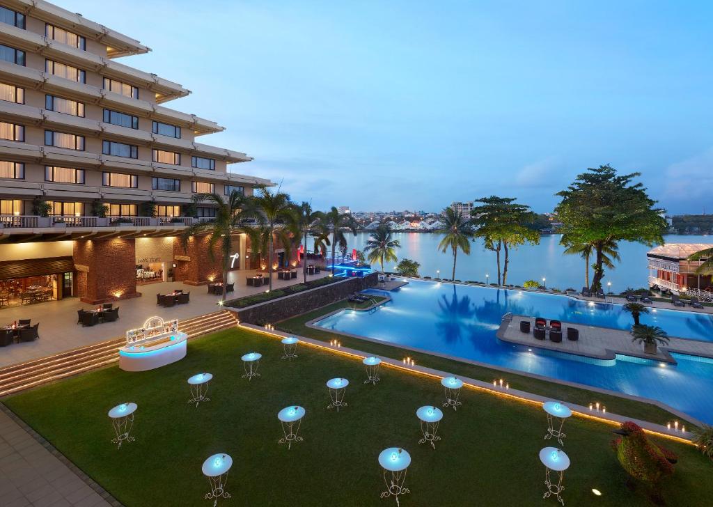 هتل سینامون لیک ساید کلمبو